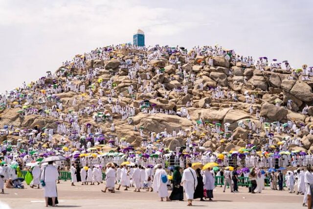 Arafat: Kaduna pilgrims pray for peace, end to insecurity in Nigeria