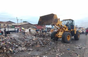 LAWMA clears encroachment on Lagos-Badagry Expressway