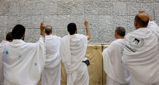 Hajj pilgrims stone devil in final ritual Hajj