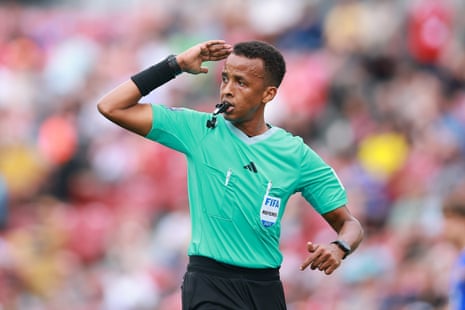 Referee Omar Artan Referee