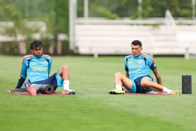 Yamal, Porro train separately ahead of World Cup final