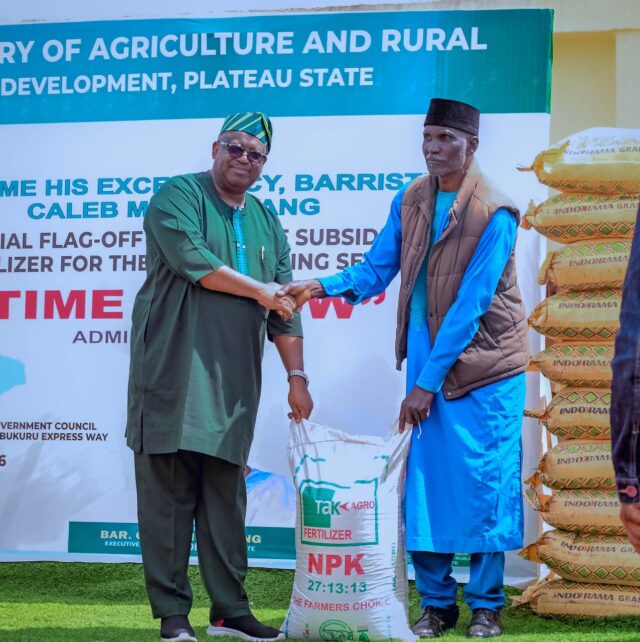 Mutfwang distributes 500 truckloads of subsidised fertiliser, targets Plateau Potato value chain Mutfwang