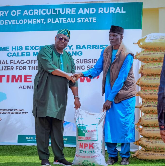 Mutfwang distributes 500 truckloads of subsidised fertiliser, targets Plateau Potato value chain Mutfwang