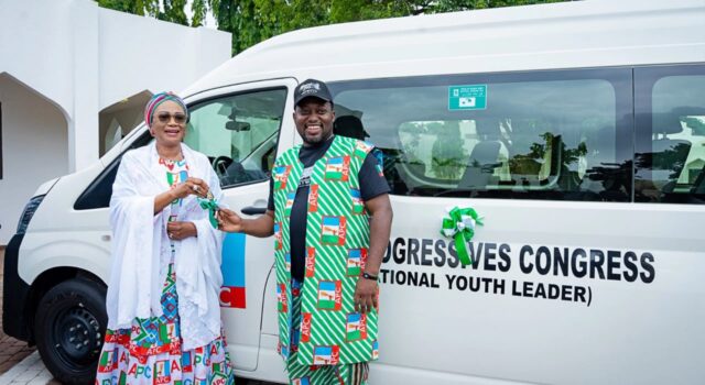 Remi Tinubu donates buses to APC youth leaders Tinubu