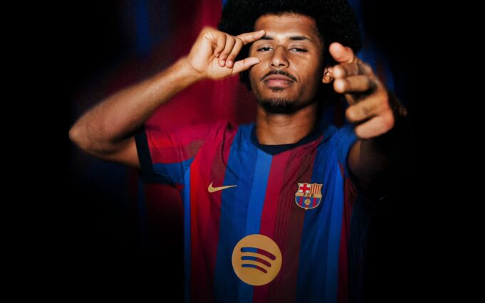 Karim Adeyemi joins Barcelona from Borussia Dortmund Adeyemi