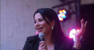 Former adult film actress sworn in as Colombian senator