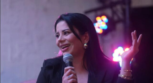Former adult film actress sworn in as Colombian senator