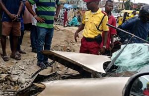 Woman dies as car crashes into building in Lagos Woman