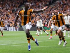Hull City stun Manchester United in Premier League opener Hull