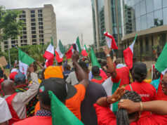 Federal workers demand N300,000 minimum wage, N1.5m top salary