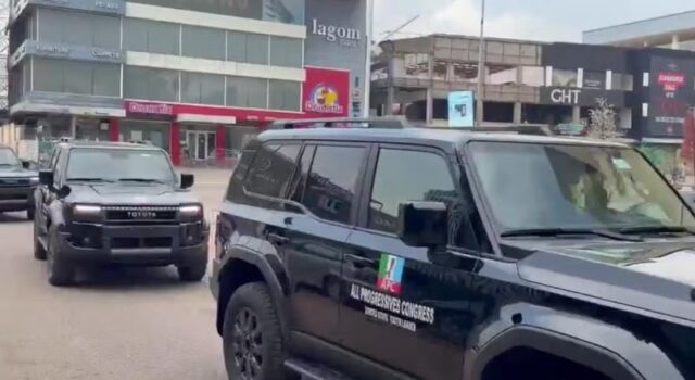 ‘Display of executive recklessness’: Atiku knocks Tinubu over SUV gifts to APC youth leaders Atiku